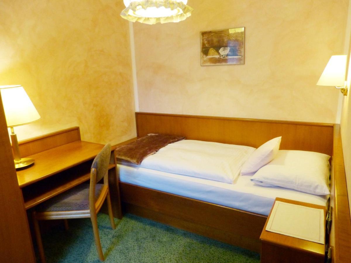 Hotel Wurms Dusseldorf Ngoại thất bức ảnh