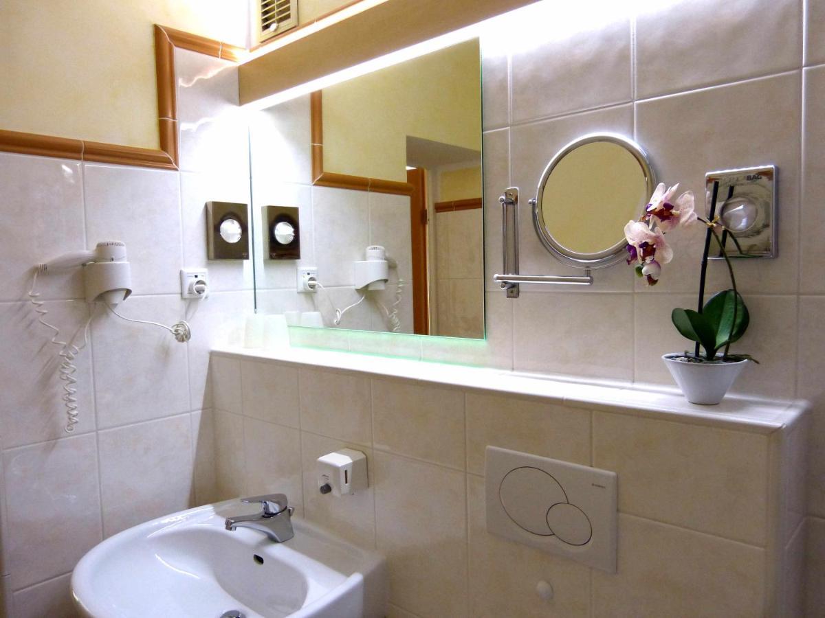 Hotel Wurms Dusseldorf Ngoại thất bức ảnh